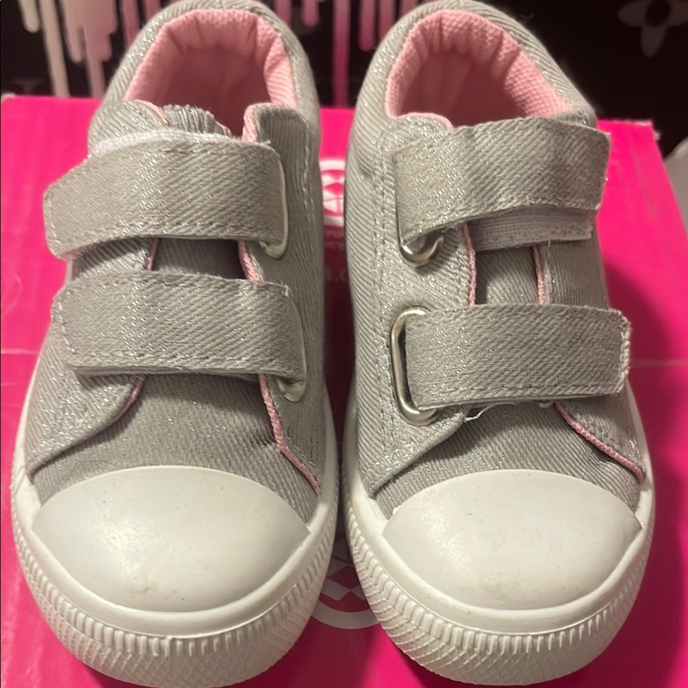 Nerteo Glitter Gray & Pink Velcro Sneakers Size 6 Babies NWOT